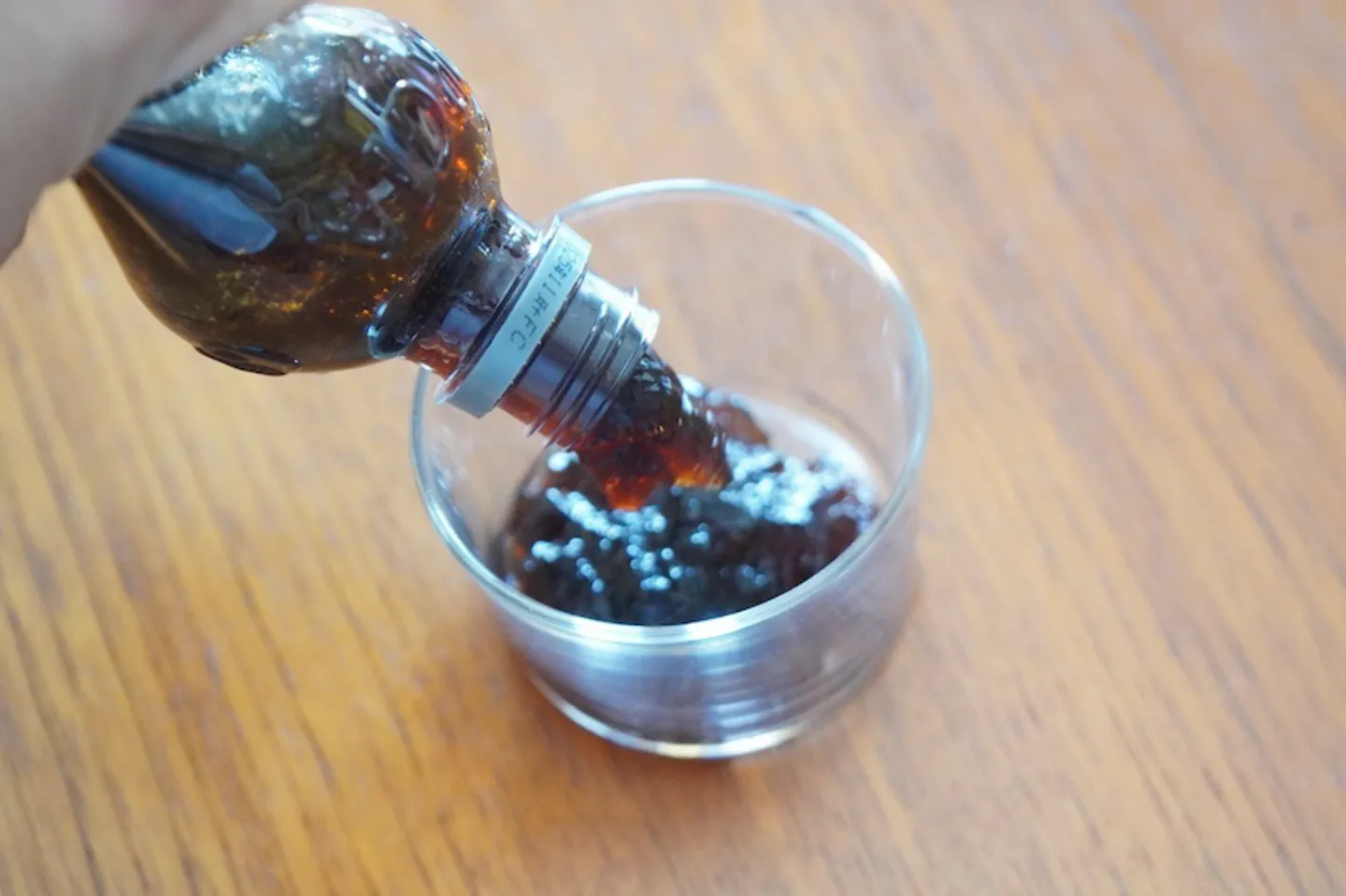 「ペットボトルコーヒーゼリー」は500mlのペットボトルコーヒーにゼラチンを足して作る。絞り出すときが楽しい！