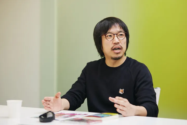 「『重喜劇』のテイストが染井さんの小説にもあると感じました」（向井康介）