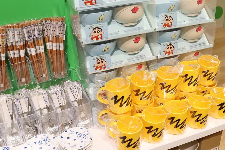 作中でしんちゃんが使用している食器たち