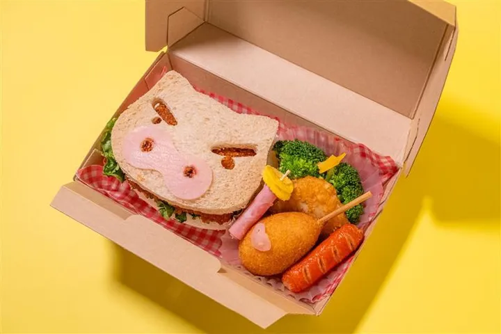 ハムカツとポテトサラダをはさんだ「ぶりぶりサンドウィッチ」・1300円（税抜き）