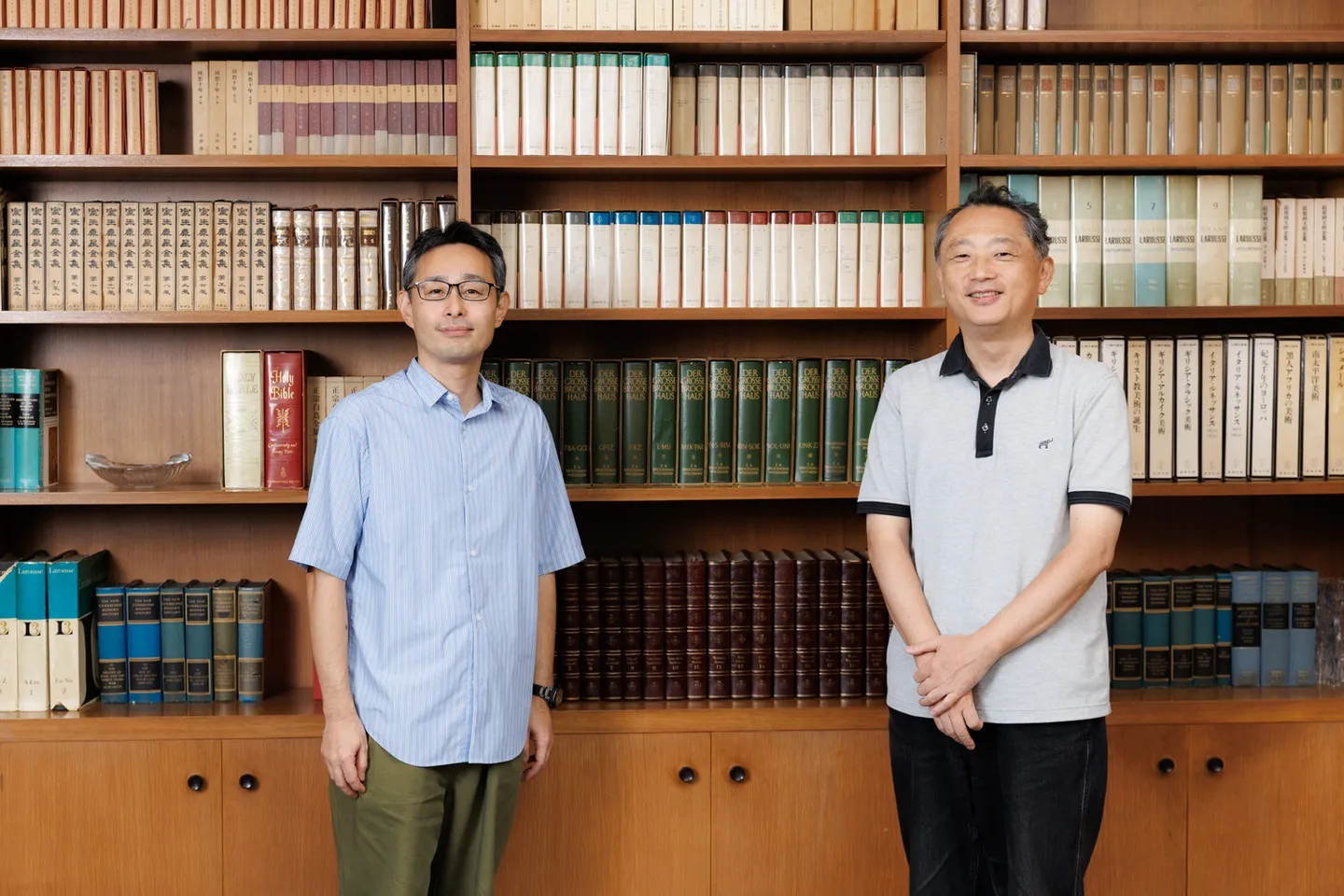 『失われた貌』著者・櫻田智也さん(左)と担当編集者・新井久幸さん