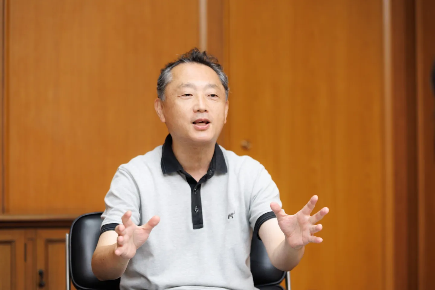 『失われた貌』担当編集者・新井久幸さん
