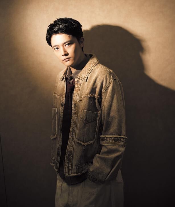 櫻井海音 大判ポスター 櫻井海音さんが選んだ1冊は？「大好きな作品をリアルタイムで