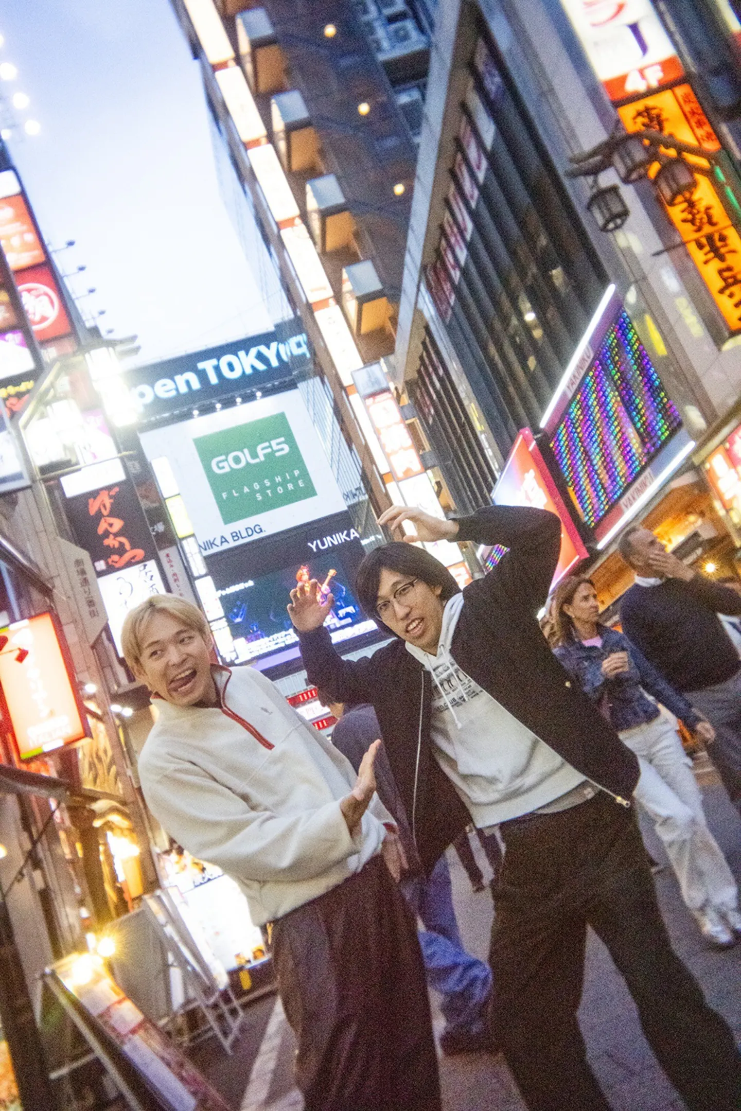 【写真】ネタライブを配信中の無尽蔵