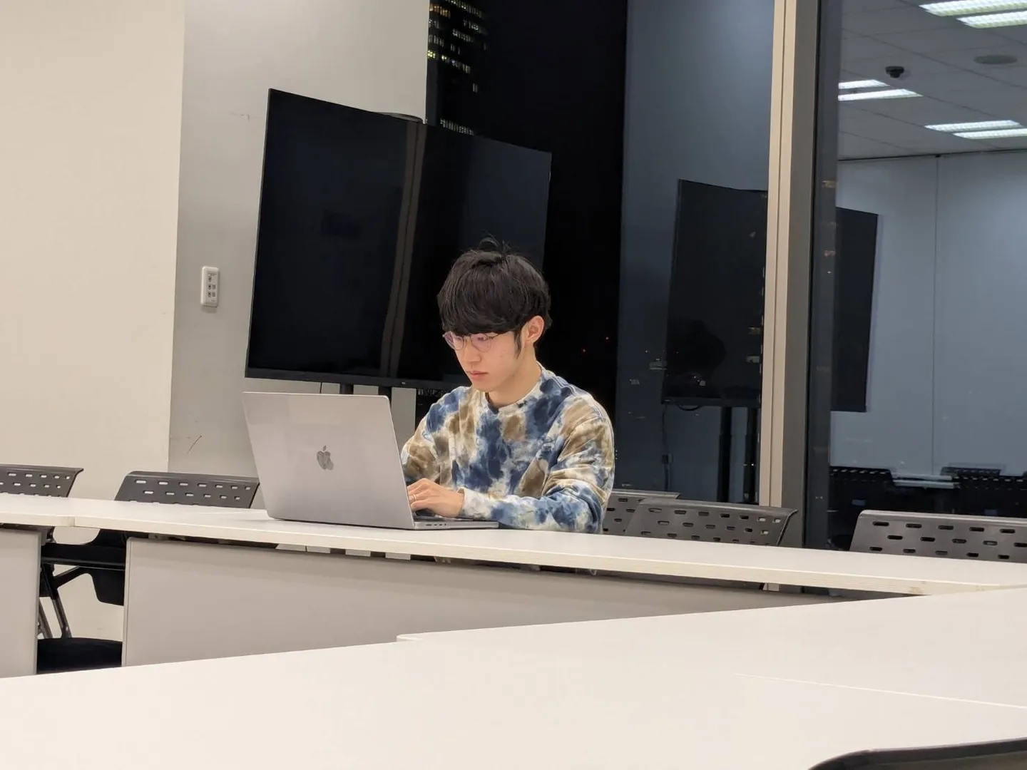 入社3年目テレビ局員によるエッセイ連載「テレビぺろぺろ」/第6回「“プロデューサー”の肩書きが後ろめたい!」