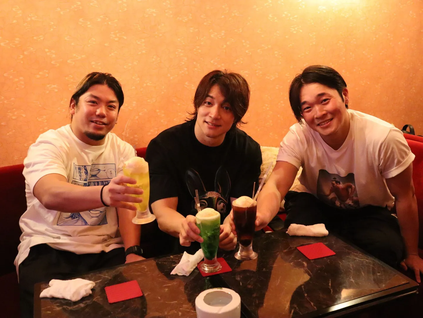 サウナ後は、スナックで乾杯！