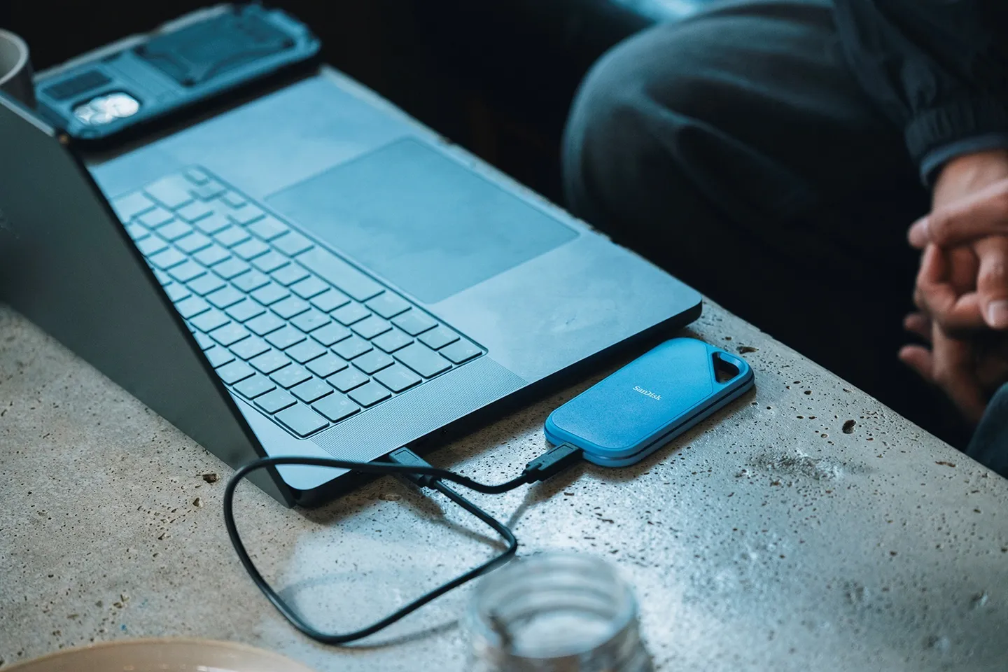 作中にも登場した、SANDISK Creator PRO® ポータブルSSD