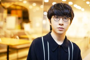 中毒性の高い楽曲を生み出す崎山蒼志が選ぶ 今年の1冊とは？