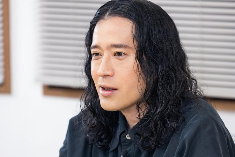 又吉直樹著 月と散文 特装版 又吉直樹、10年ぶりのエッセイ集『月と散文』が遂に発売。コロナ