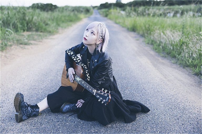 ReoNaが初書籍「Pilgrim」で赤裸々にさらけ出した、「絶望系」である