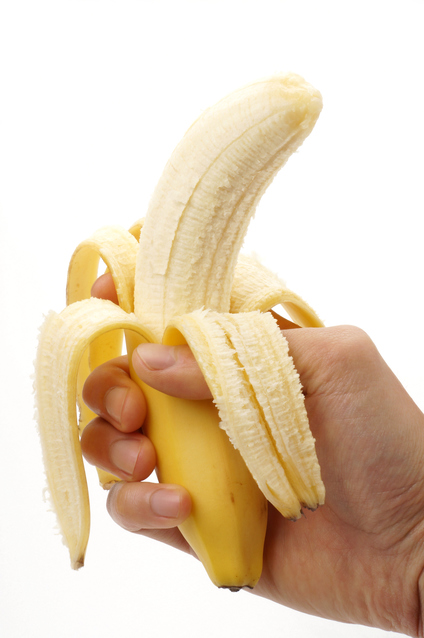 バナナは 上 下 どっちからむくのが正解 果物のむき方の 意外に知られていない便利なコツ ダ ヴィンチニュース